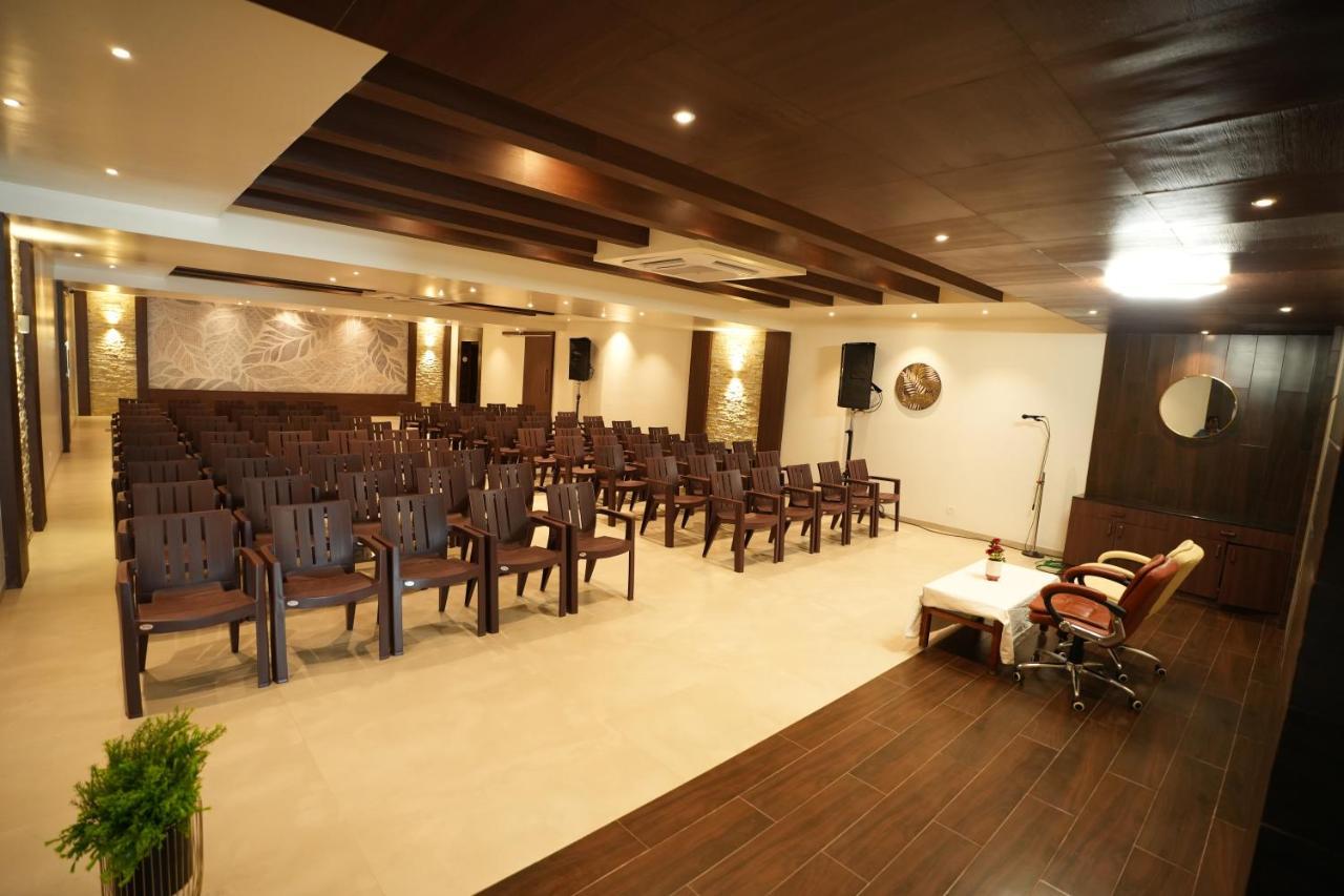 Sri Ambal Grand Hotel Virudunagar Kültér fotó