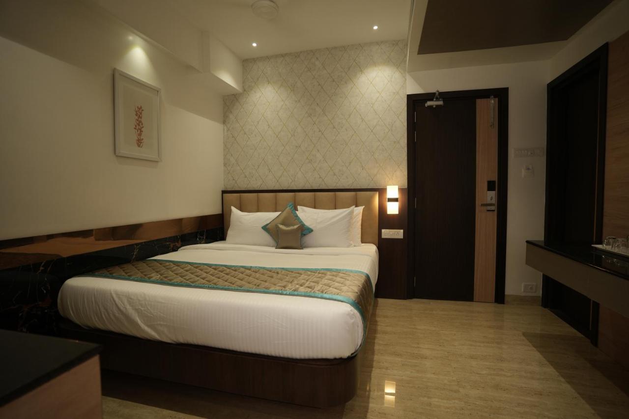 Sri Ambal Grand Hotel Virudunagar Kültér fotó