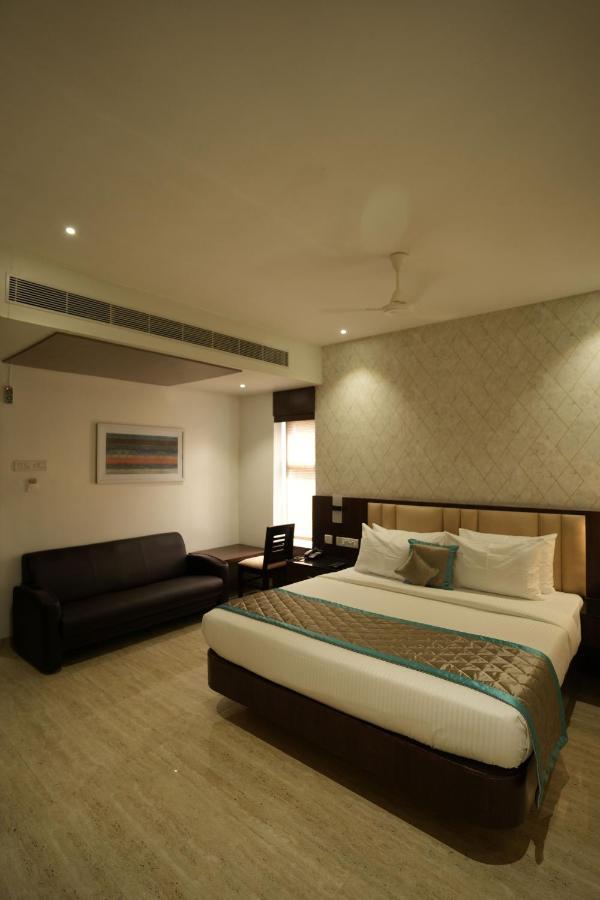 Sri Ambal Grand Hotel Virudunagar Kültér fotó