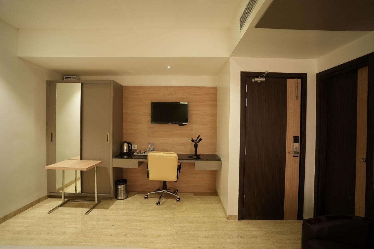 Sri Ambal Grand Hotel Virudunagar Kültér fotó