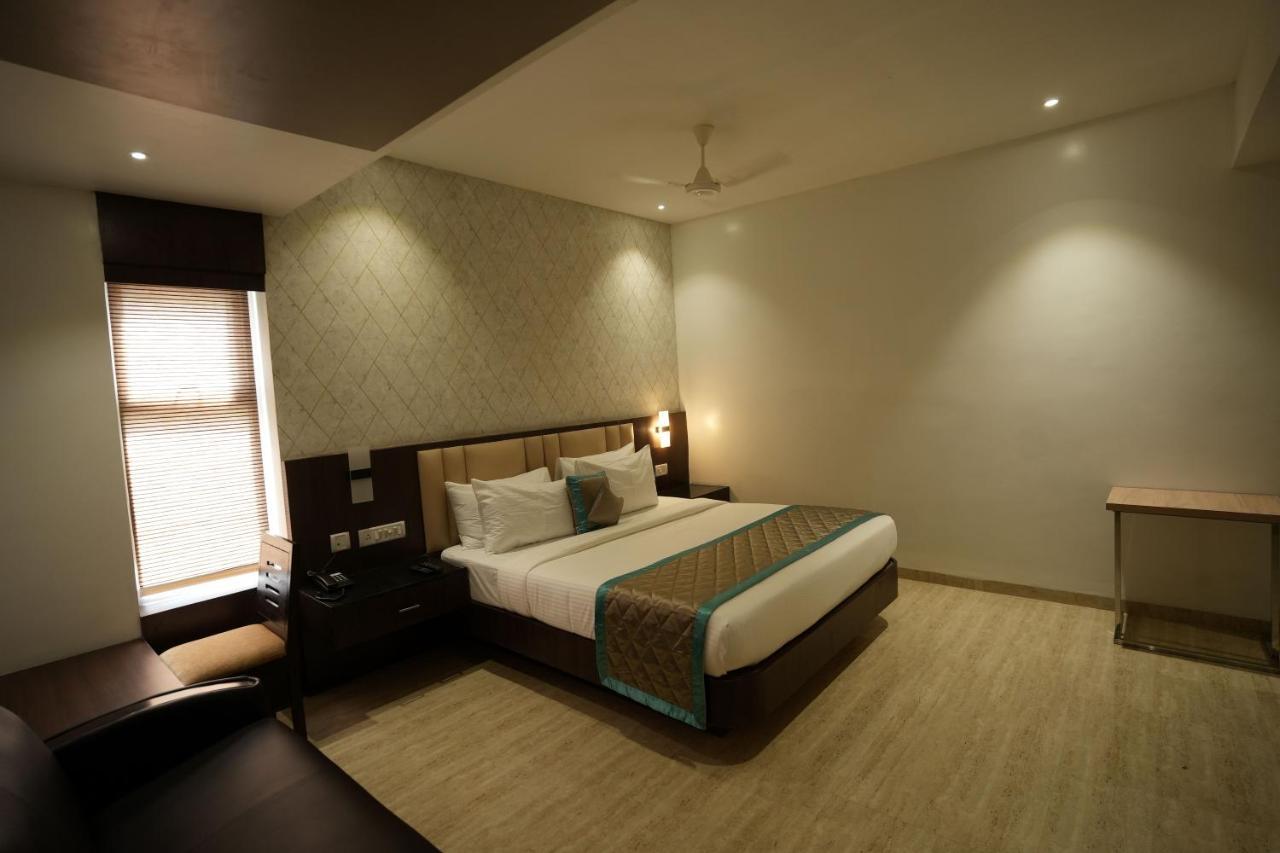 Sri Ambal Grand Hotel Virudunagar Kültér fotó