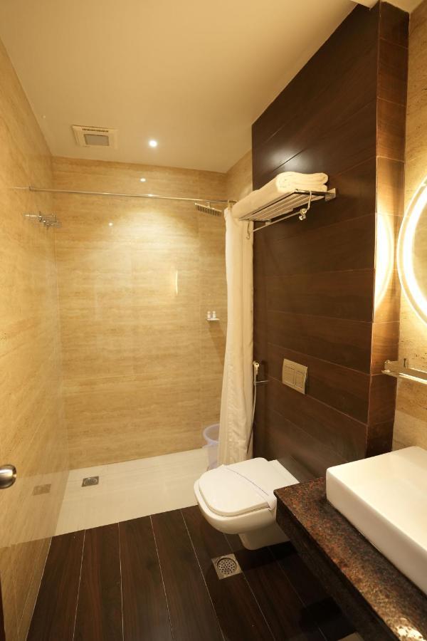 Sri Ambal Grand Hotel Virudunagar Kültér fotó